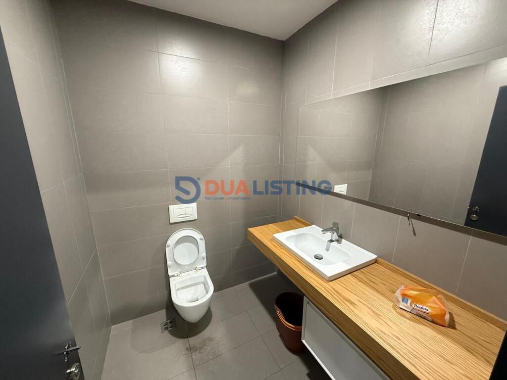 Locale commerciale in affitto 85 m², Via Elbasan, vicino al Mulino!