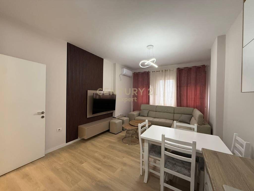 Appartamento 2+1 in affitto ad Ali Demi – Via Dhimitër Kamarda.