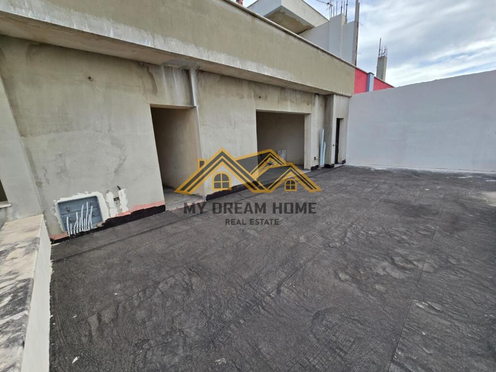 IN VENDITA APPARTAMENTO 2+1+2 + VERANDA VICINO AL EX QUARTIERE DELLA POLIZIA DURRES!