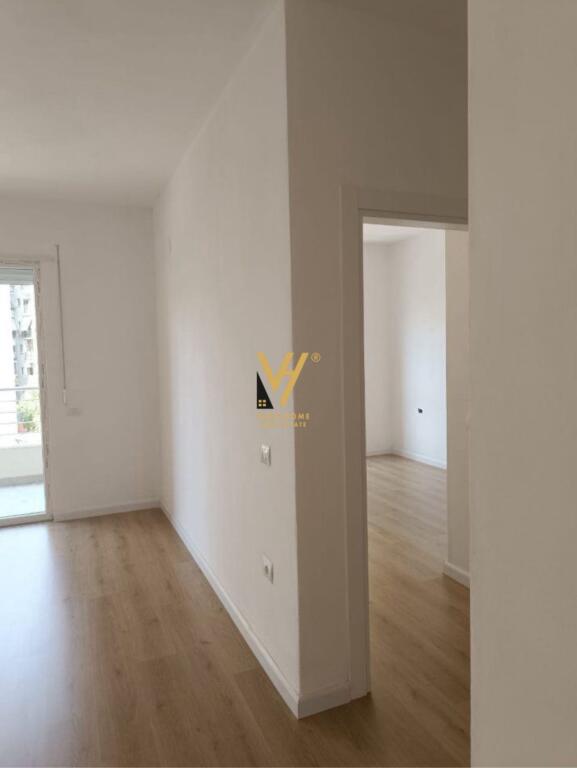 JEPET ZYRE 60 M2 ME QIRA TE KOMUNA E PARISIT 600 EURO