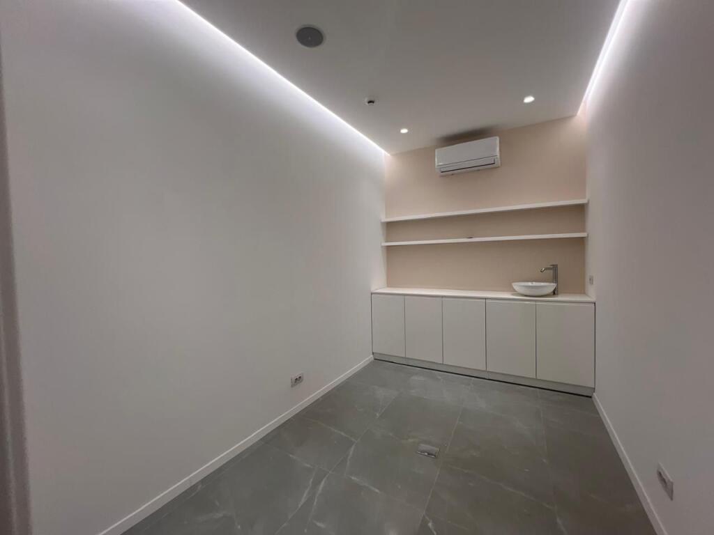 🏥 Clinica in Affitto presso il Complesso Panorama – Tirana
