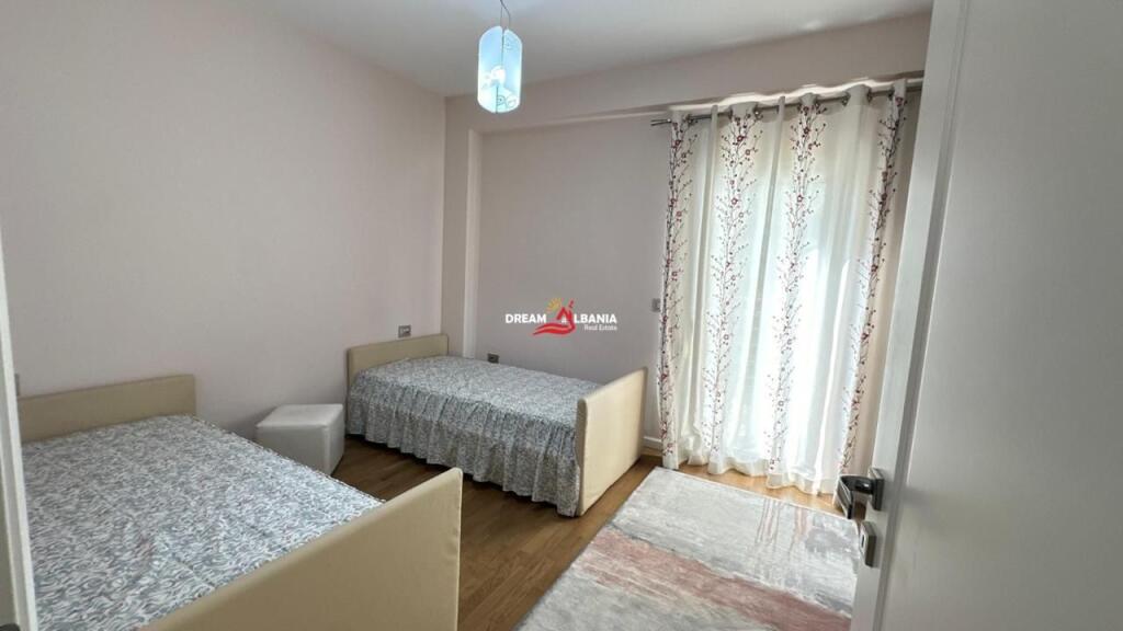 Appartamento in affitto 2+1+2, in via Qemal Stafa vicino al Pazarit te Ri ID (42215445)
