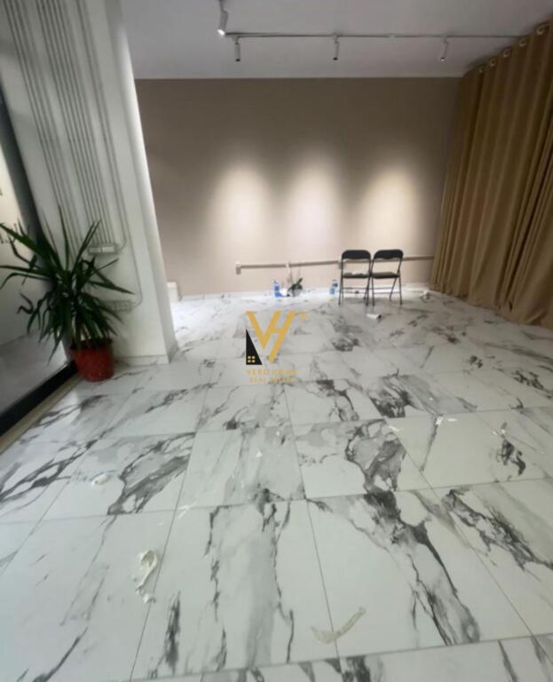 UFFICIO 50 M2 IN AFFITTO A UNAZA E RE 40.000 LEKE