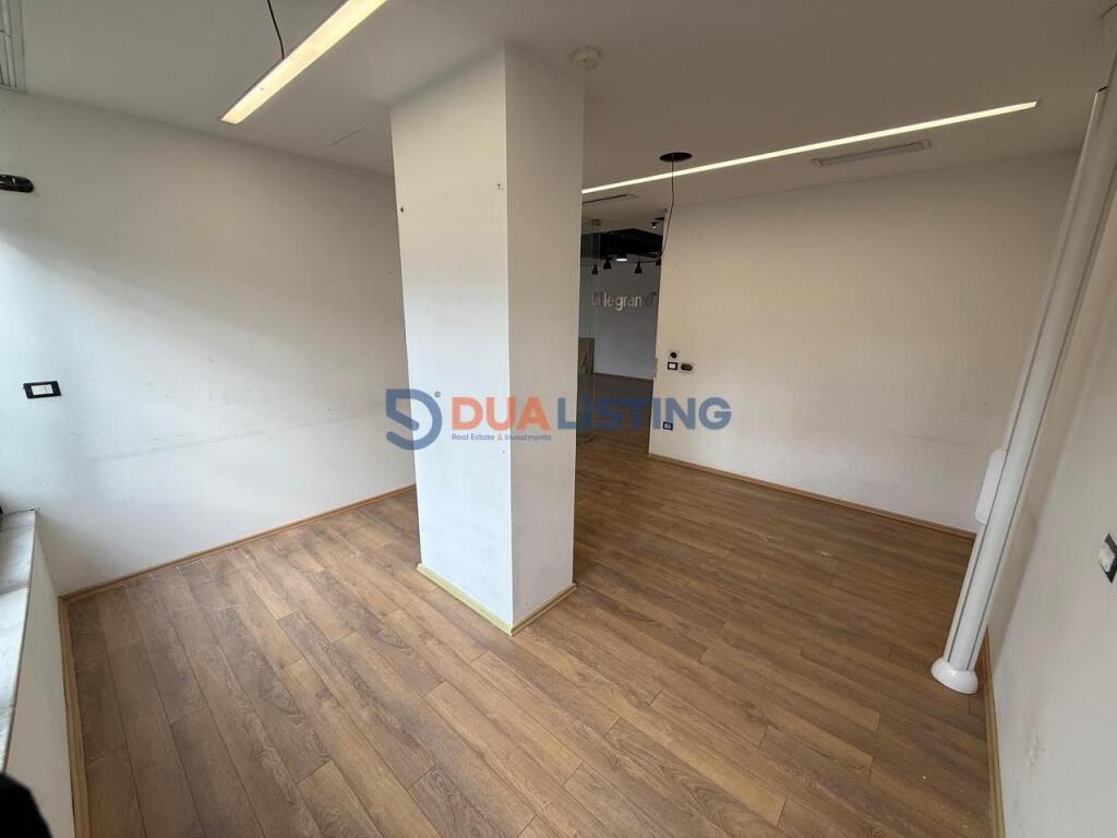Locale commerciale in affitto 85 m², Via Elbasan, vicino al Mulino!