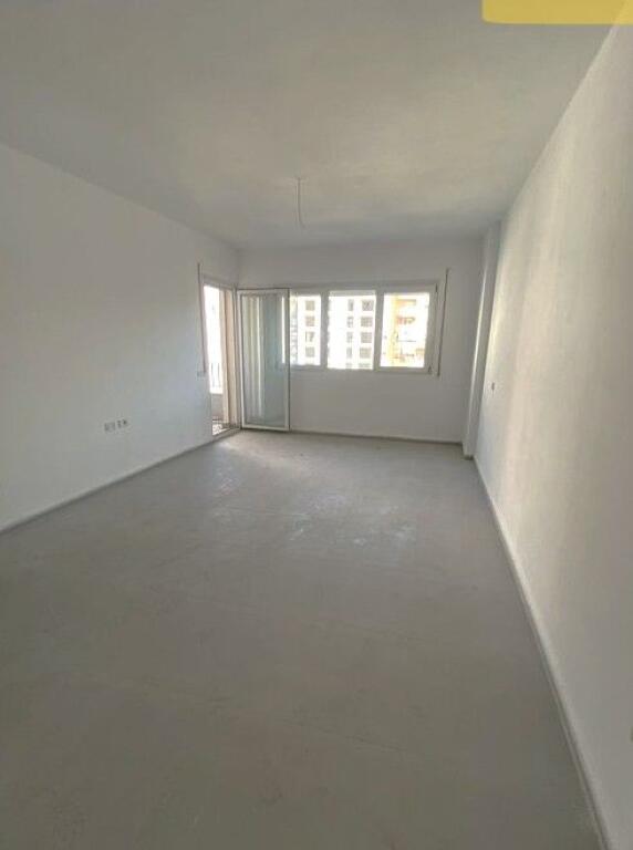 For sale, Apartment 1+1 – Qemal Stafa Street, New Bazaar