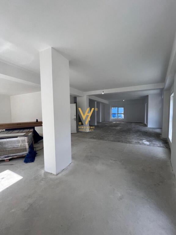 LOCALE COMMERCIALE 216 M2 IN AFFITTO A RESIDENCA KAIMI 3.000 EURO