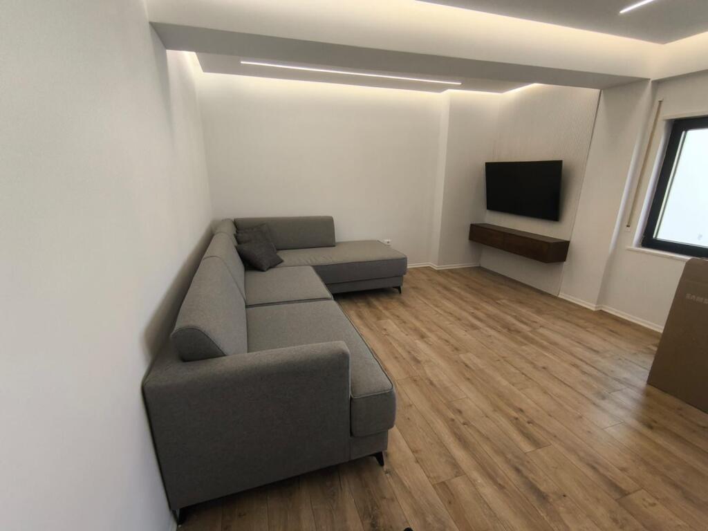 Shitet Apartament 1+1 Kodra e diellit 1