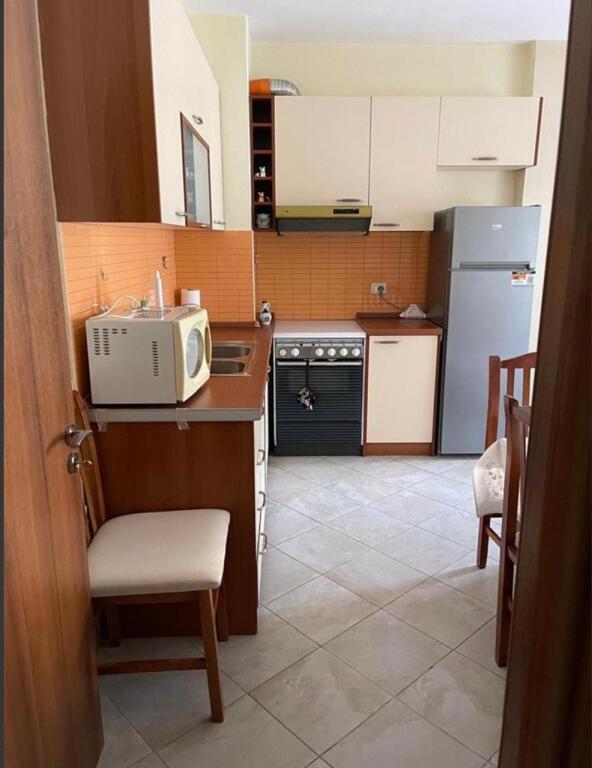 Apartment 1+1 for rent, Haxhi Hysen Dalliu Street, near the Prosecutor's Office, near Kmy  Price: 500 thousand lek