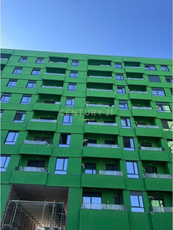 Appartamento 2+1+2 in vendita nella zona “5 Maji”, Tirana.