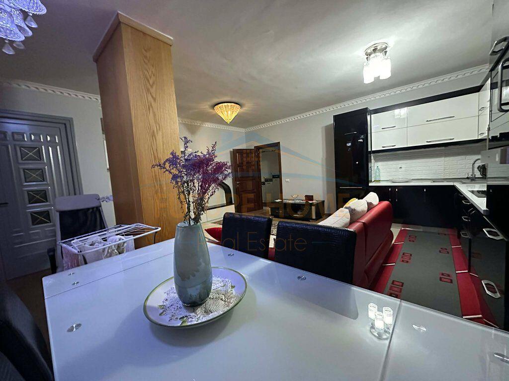 Qera , Apartament 2+1,Astir