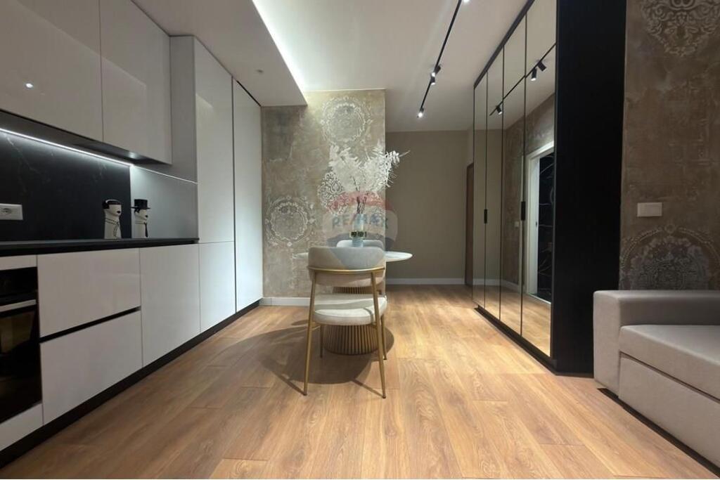 Super Studio Apartment in the Center Skënderbej Square!