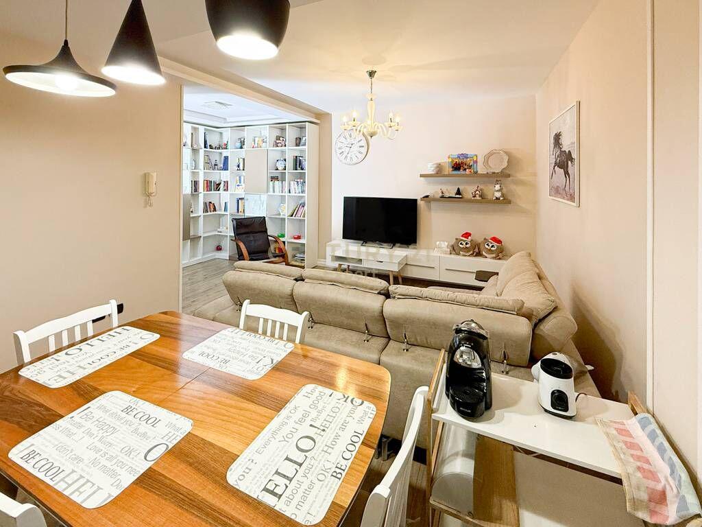 Villa di 4 piani in affitto in Rr. Riza Cerova, Tirana – vicino al Centro.