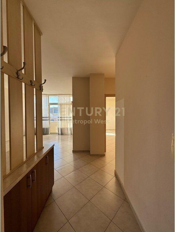 Apartament 1+1 me qera te Ish Tregu Elektrik!