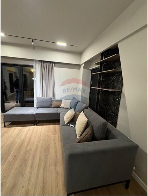 Appartamento 2+1+2 in Vendita Tirana Garden Building, Rr. e Kavajës