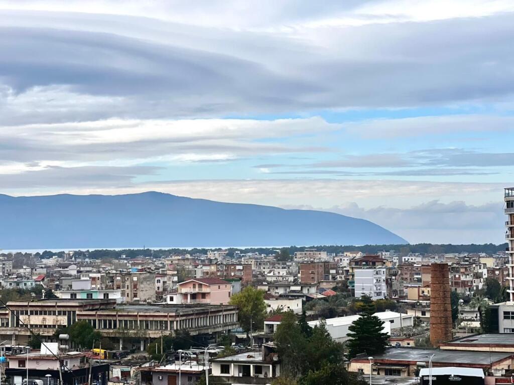 Penthouse 4+1+2wc &amp; 2 Balconies for Rent - Orthodox Church, Vlore