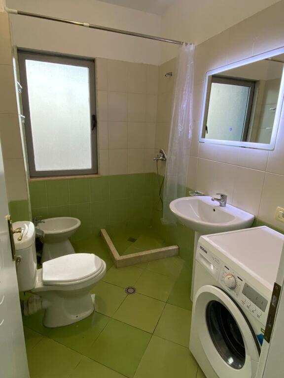 Qera: Apartament 1+1  Astir