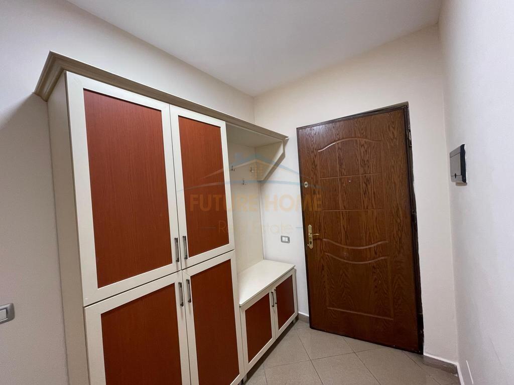 Affitto – Appartamento 2+1+2 + Posto Auto Lago Secco, Tirana