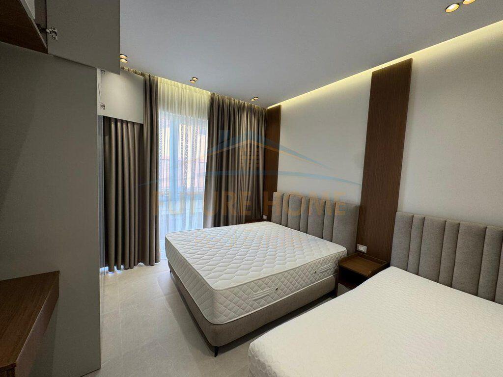 Shitet Apartament 2+1, Mali i Robit