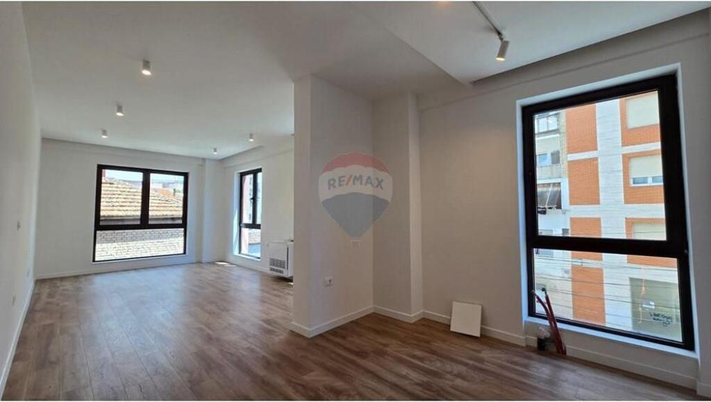 Office for Rent at Myslym Shyri!