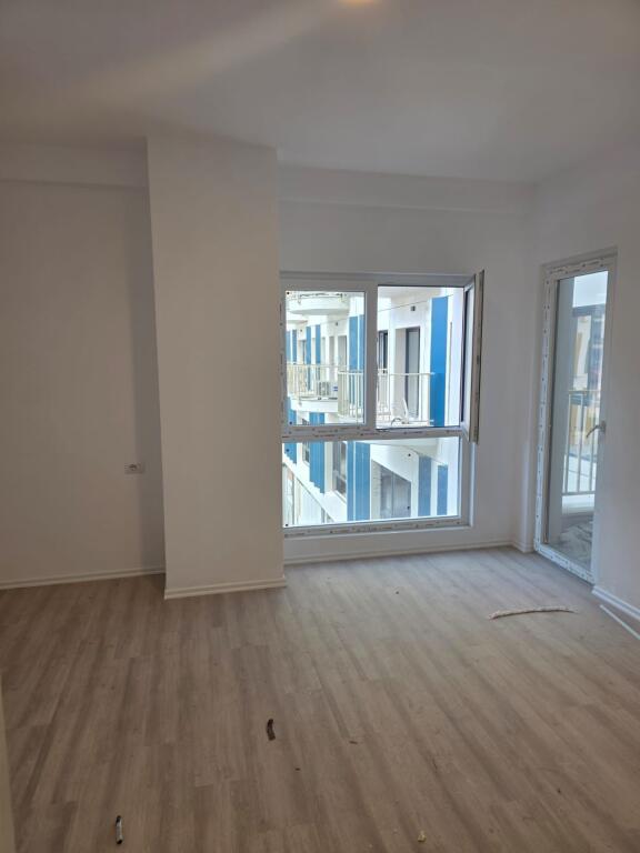 UFFICIO IN AFFITTO 100 M2 ZOGU I ZI 1000 EURO