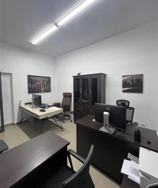 UFFICIO IN VENDITA 24,1 M2 VASIL SHANTO 82.000 EURO