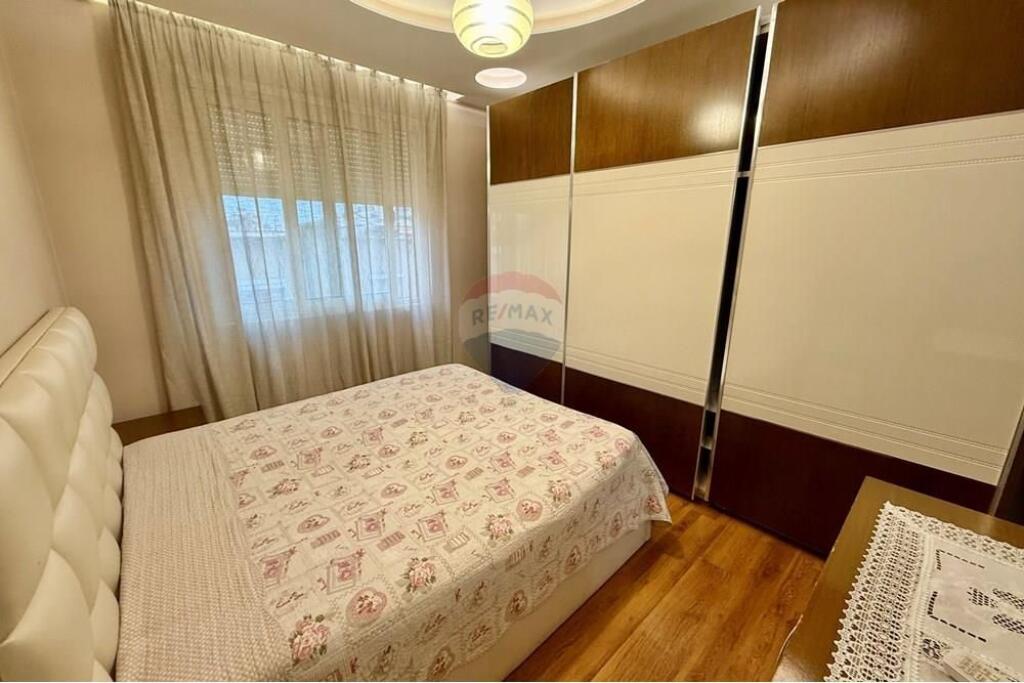 APARTMENT 1+1 FOR RENT NEAR PARTIZANI HIGH SCHOOL !