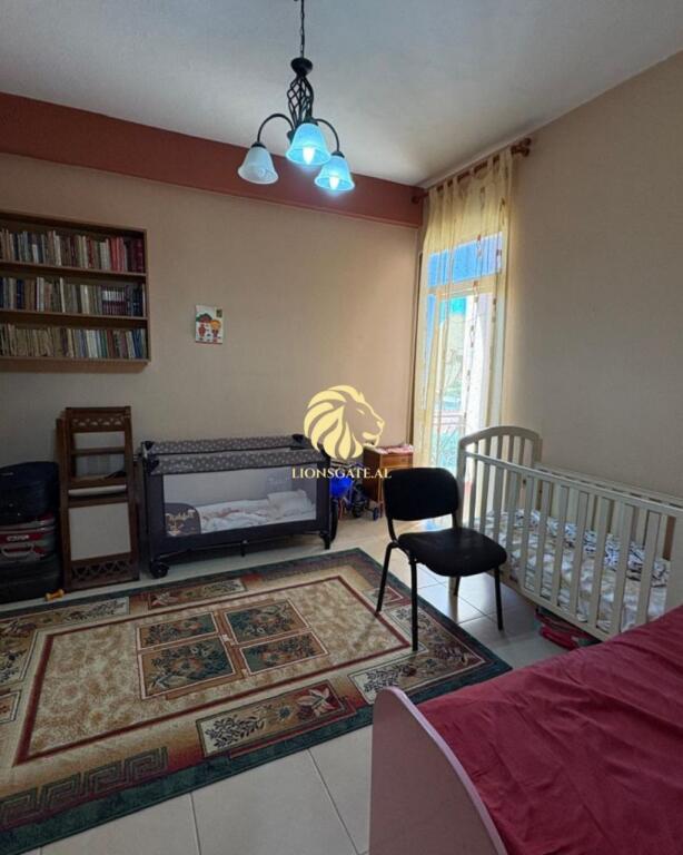 🏢 APARTMENT FOR RENT – NEAR PARTIZANI HIGH SCHOOL