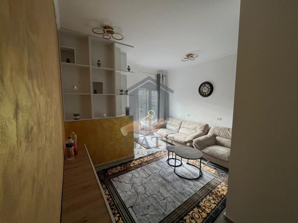 Shitet Apartament 1+1,Prane Hotel Horizont ne Plazh, Durres