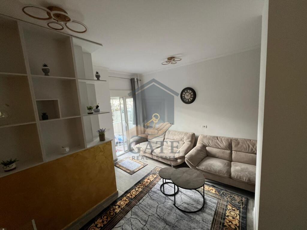 Shitet Apartament 1+1,Prane Hotel Horizont ne Plazh, Durres