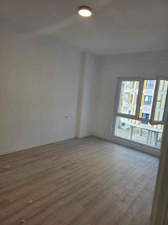 UFFICIO IN AFFITTO 100 M2 ZOGU I ZI 1000 EURO
