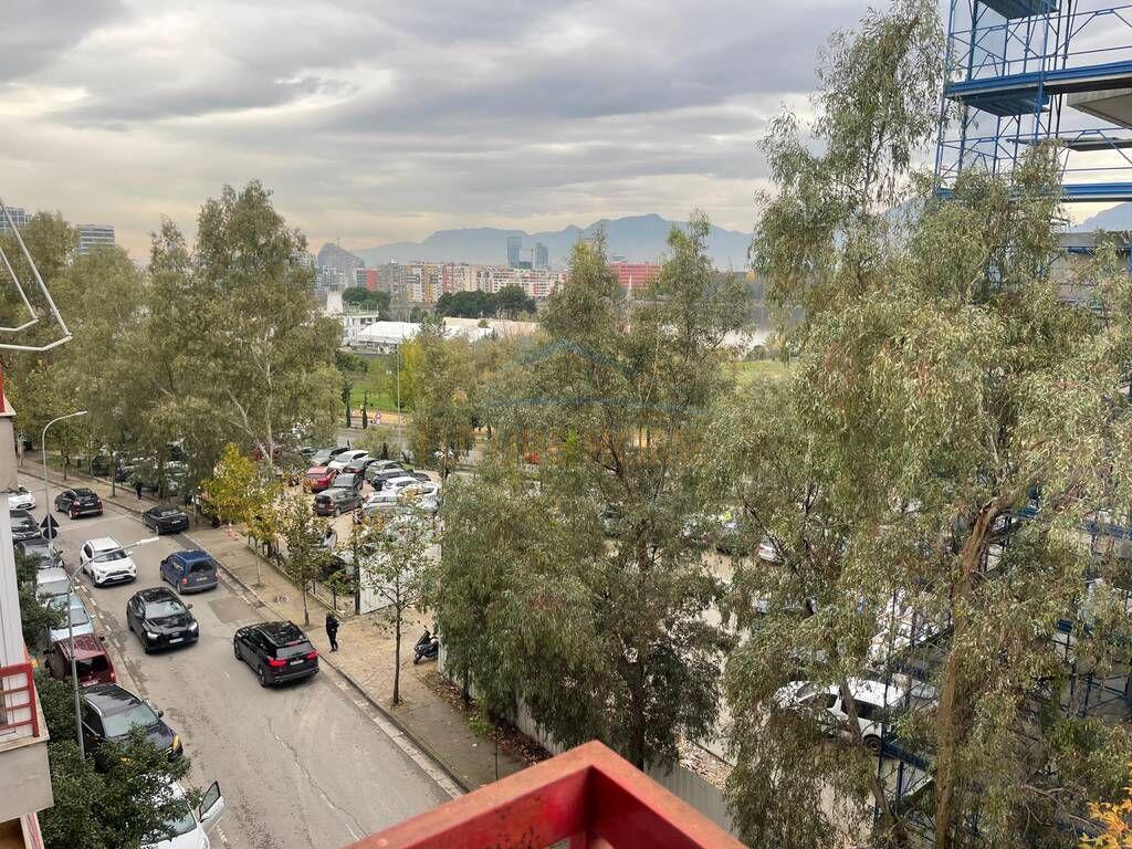 Affitto – Appartamento 2+1+2 + Posto Auto Lago Secco, Tirana