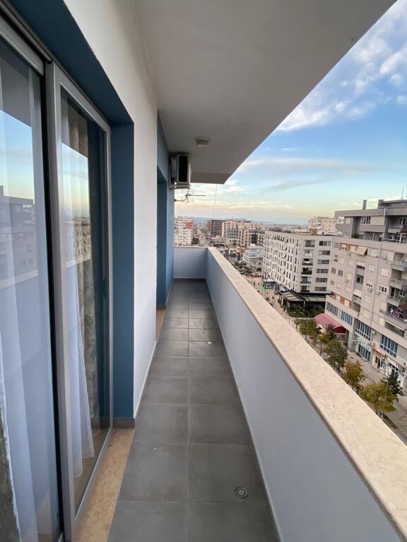 Qera: Apartament 1+1  Astir