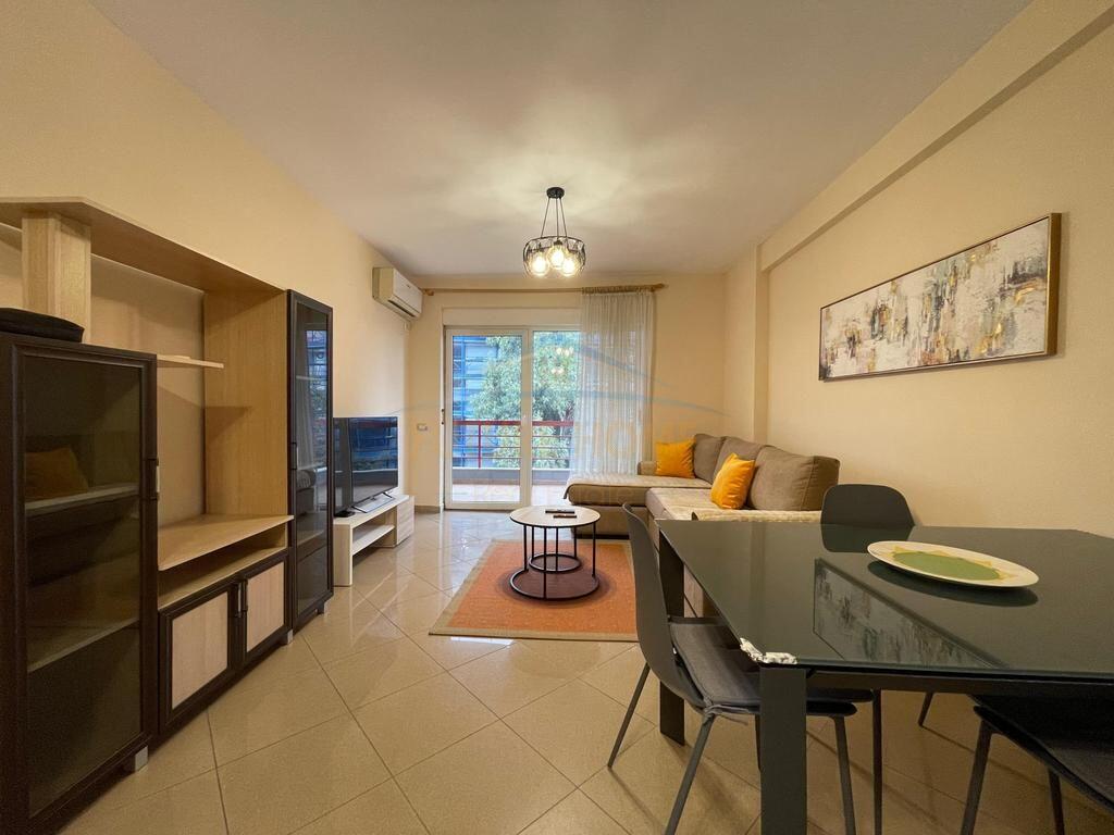 Qera, Apartament 2+1+2+Post parkimi, Liqeni i Thatë, Tiranë.