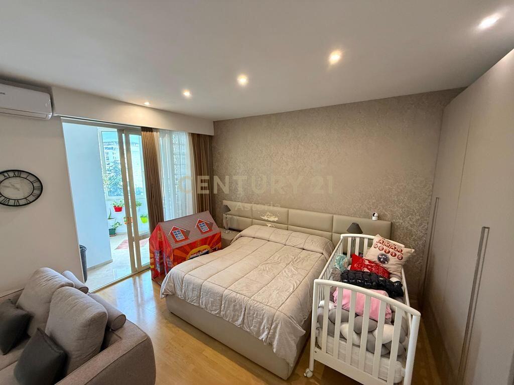 Apartament 2+1+2 per shitje prane Qendres, Rruga Fortuzi