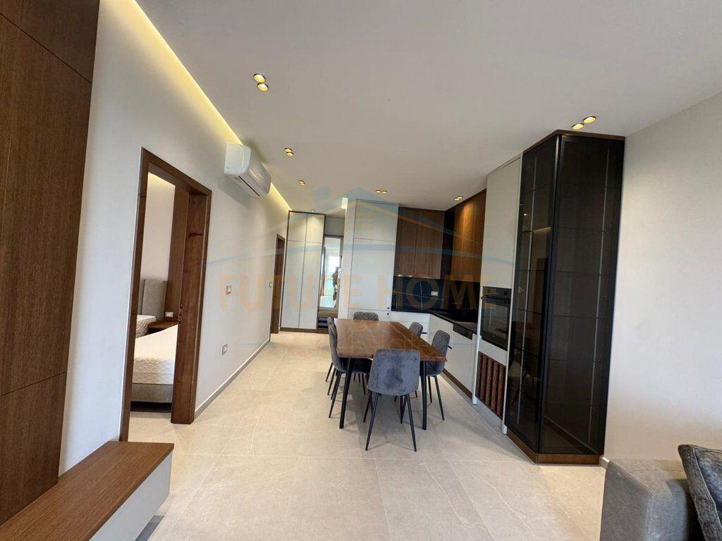 Shitet Apartament 2+1, Mali i Robit