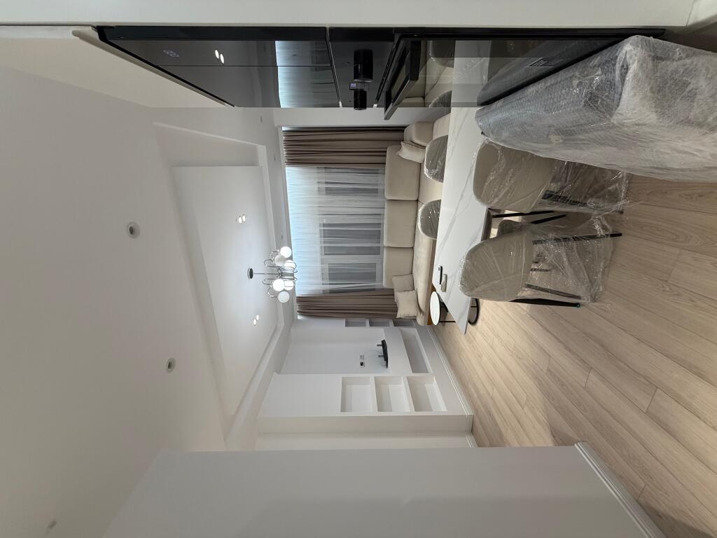 Affittasi appartamento 2+1 arredato + garage Via Myslym Shyri