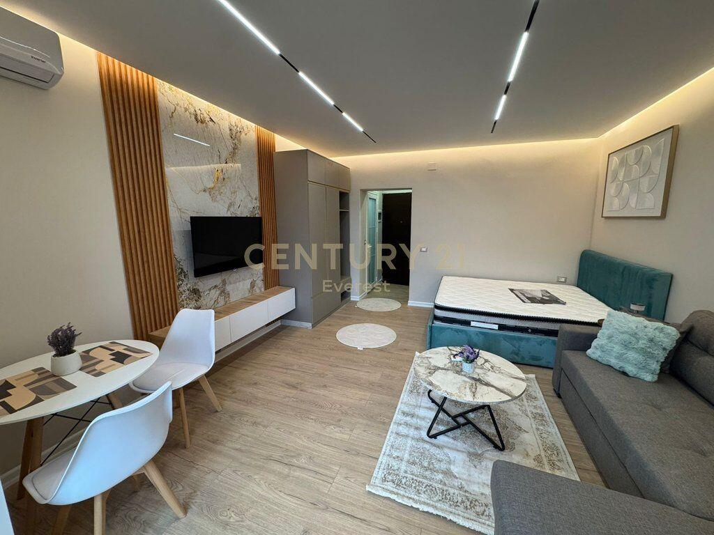 Studio apartment for sale near the Center, Barricades Street
