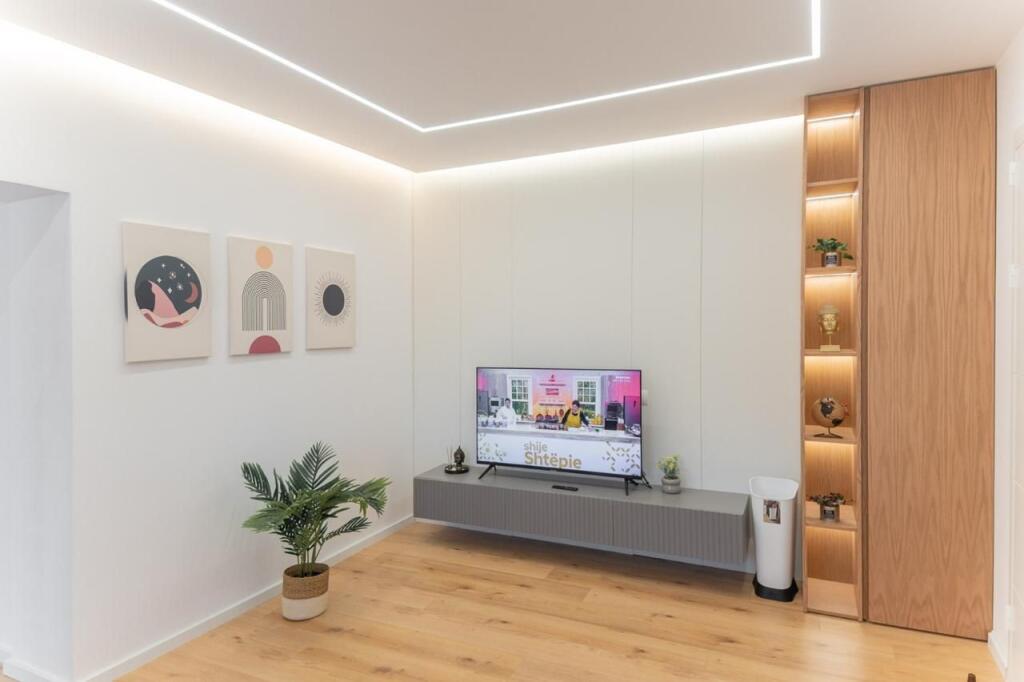 🏡 Affittasi appartamento 1+1 📍 Dietro l'Ambasciata Americana / vicino alla scuola “Osman Myderizi” 💶 60.000 lek al mese