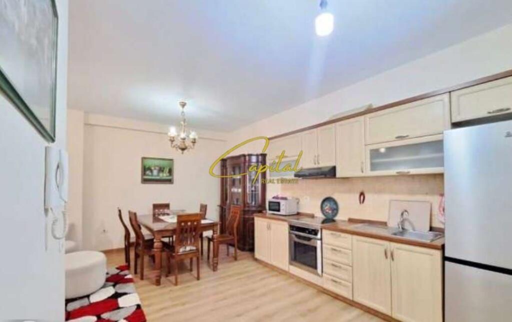 APARTAMENT ME QERA 2+1 RRUGA E KAVAJES 700 EURO