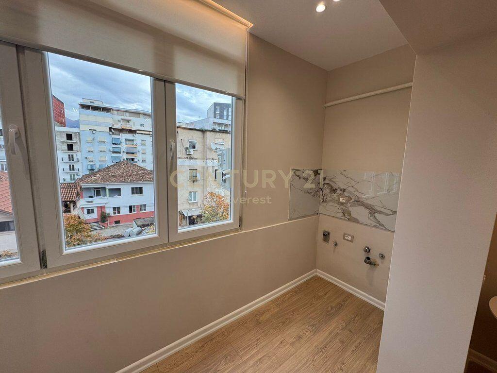 Studio apartment for sale near the Center, Barricades Street