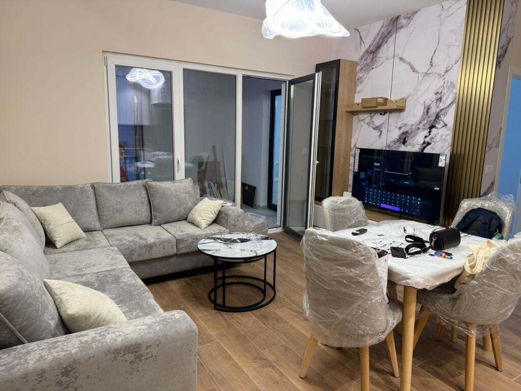 Zogu i zi, apartament 1+1 i pabanuar me pare 70,000 leke