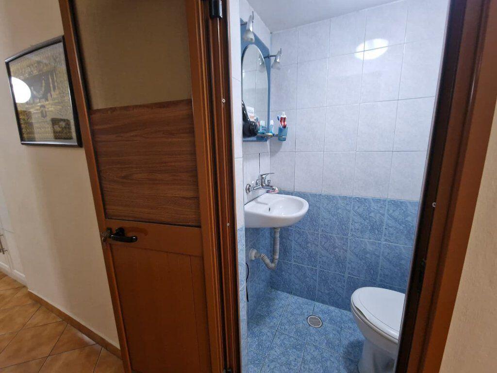 Jepet me qira apartament 2+1+2 te Shallvaret