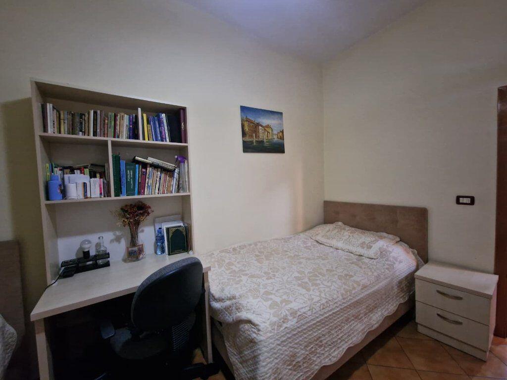 Jepet me qira apartament 2+1+2 te Shallvaret