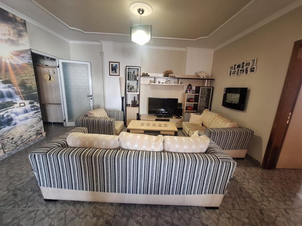 Apartment 2+1, Don Bosko!