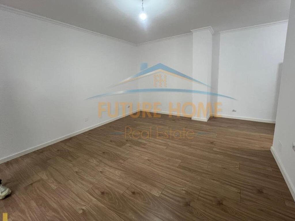 VENDESI APPARTAMENTO 2+1 IN VIA BOGDANEVE