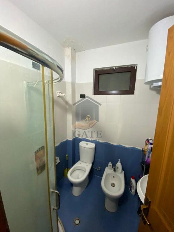 Shitet super apartament te Ish-Rajoni – Pallat i ri, me ashensor dhe administrim 24/7