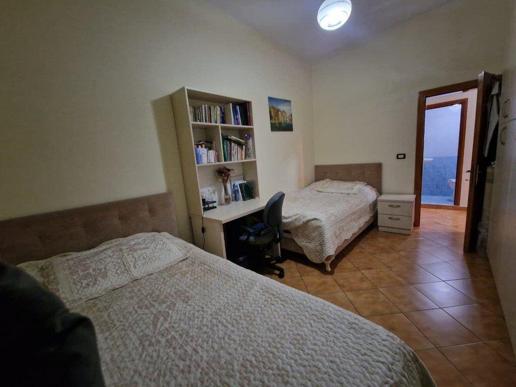 Jepet me qira apartament 2+1+2 te Shallvaret