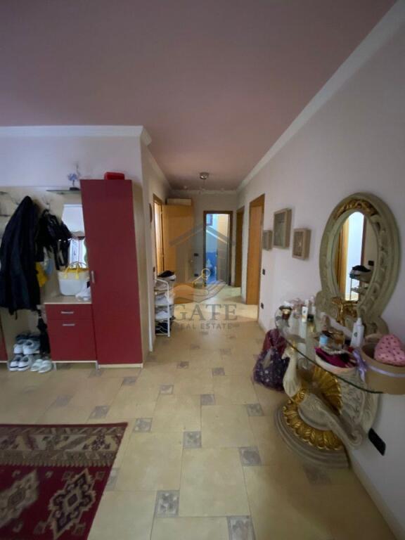 Shitet super apartament te Ish-Rajoni – Pallat i ri, me ashensor dhe administrim 24/7