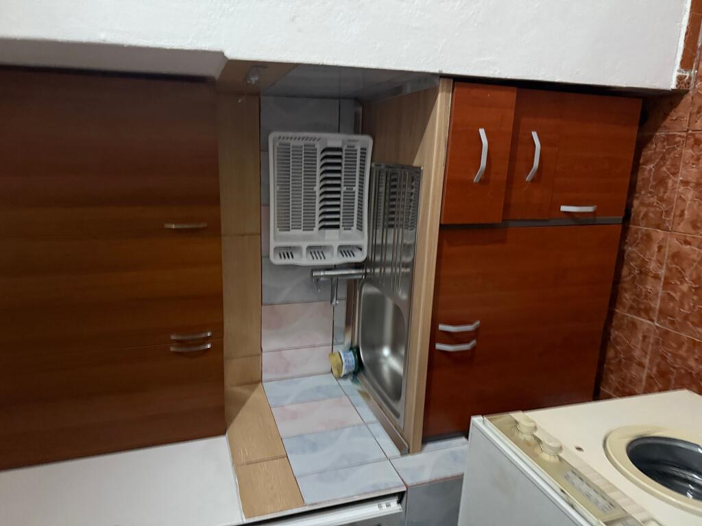Siri kodra, shtepi 1+1 me qera 30,000 leke