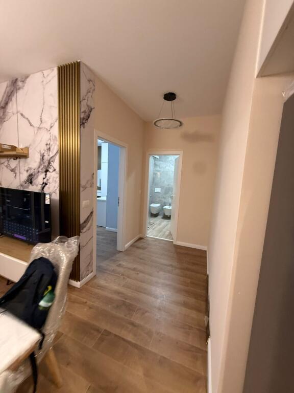 Zogu i zi, apartament 1+1 i pabanuar me pare 70,000 leke